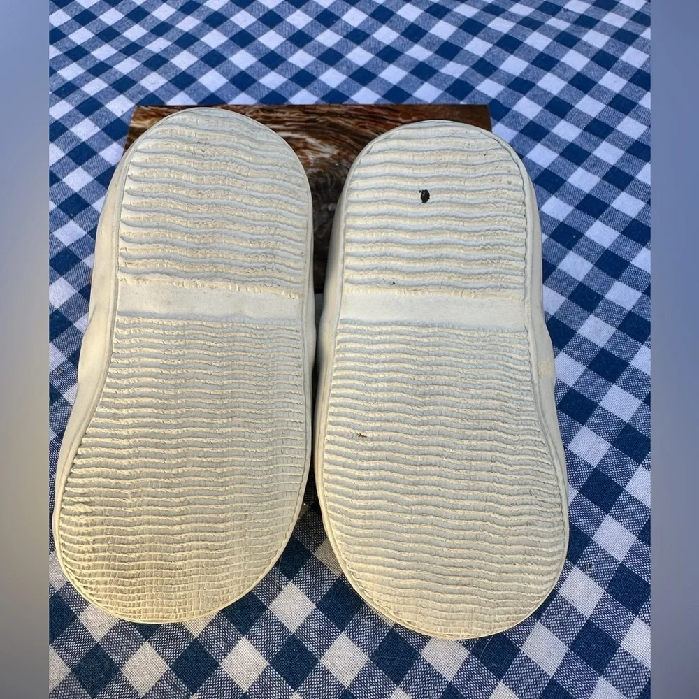 Baby Gap Toddler Low Top Sneakers - size 3